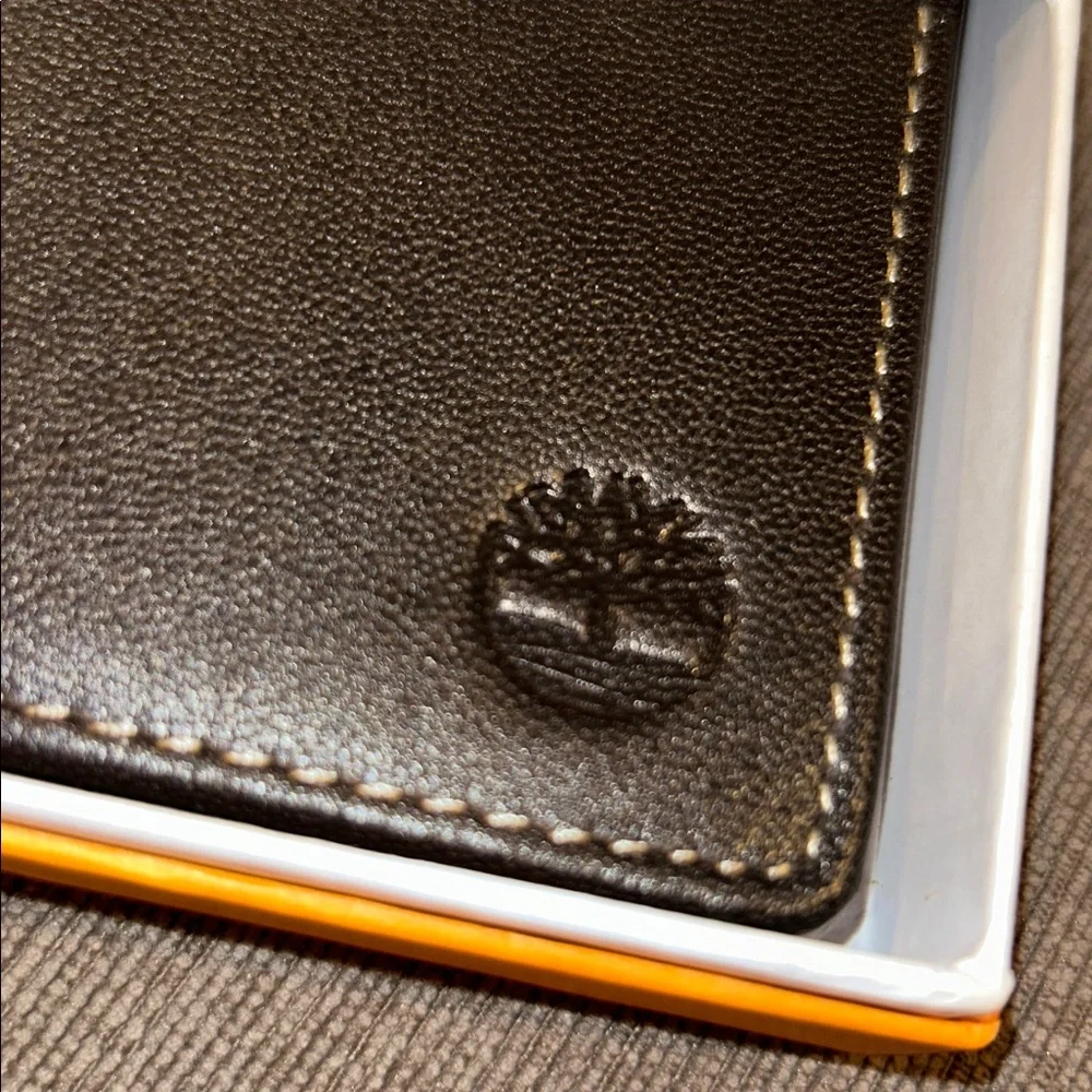 TIMBERLAND Men's Genuine Leather Passcase Wallet Extra Capacity Slimfold NEW